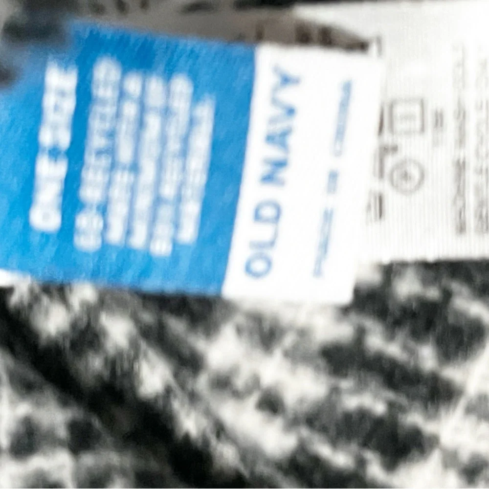 Old Navy Academia Black and White‎ Checkered Scarf